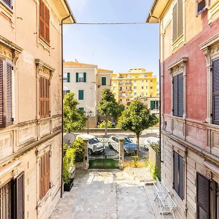 La Corte Albenga - Appartamento O Camera Con Posto Auto Privato Exterior photo